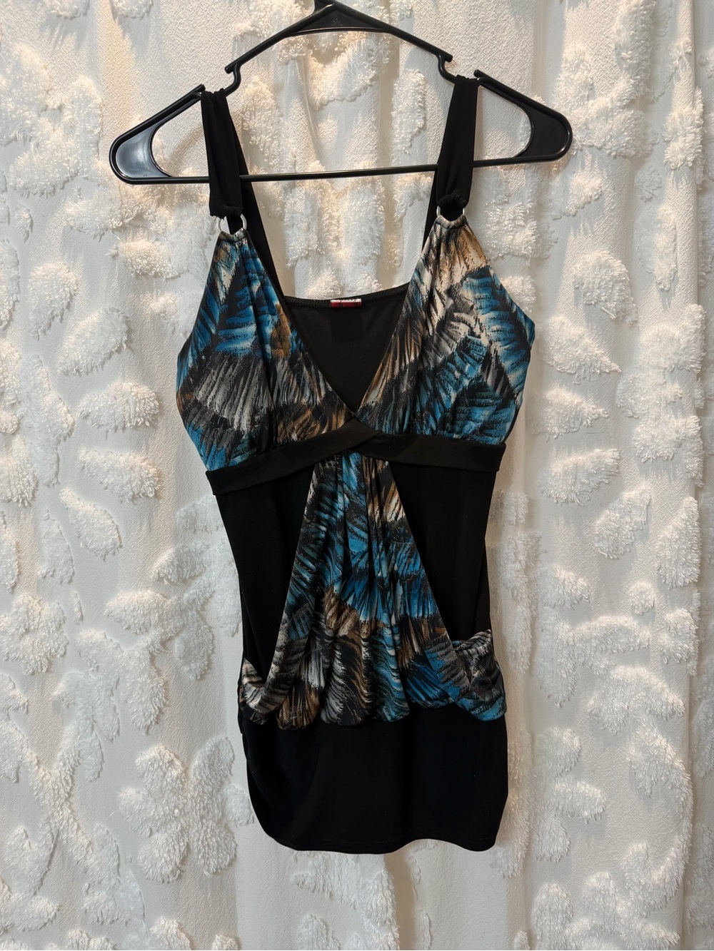 Y2K Gidani black & blue feather print halter top